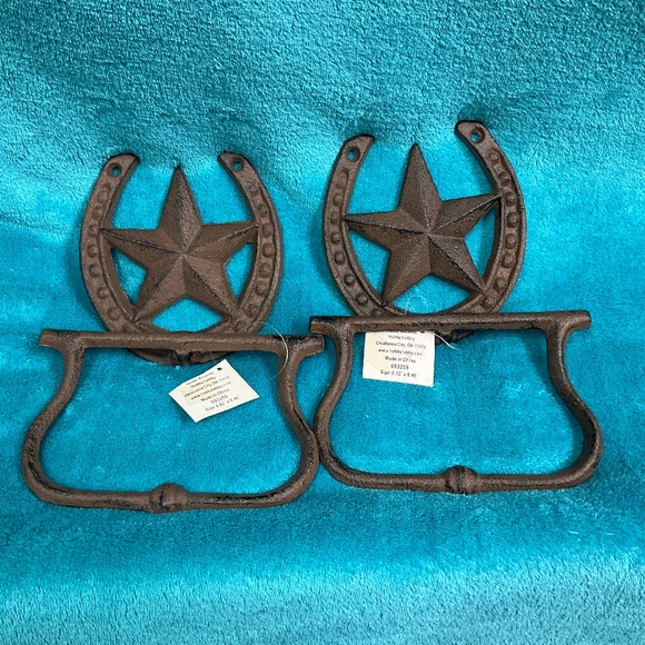 New Horseshoe Hanging Towel Holders Set of 2 - Picture 1 of 8